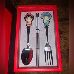 GUO CUI JING JU SILVERWARE SET  Elegant Silver Dining Set with Character Design